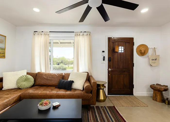 Designer With Guest House, Pool, Hot Tub * Tucson