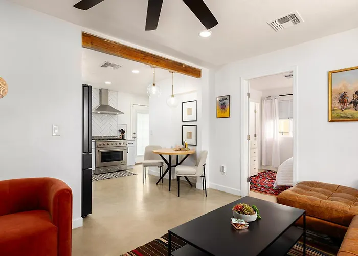 Designer With Guest House, Pool, Hot Tub Сasa de vacaciones Tucson