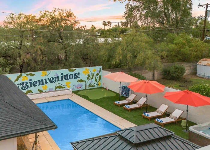 Designer With Guest House, Pool, Hot Tub Tucson