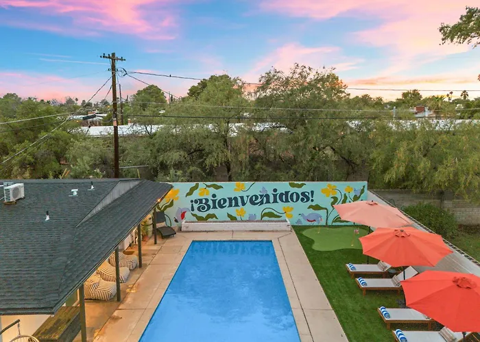 Designer With Guest House, Pool, Hot Tub Tucson