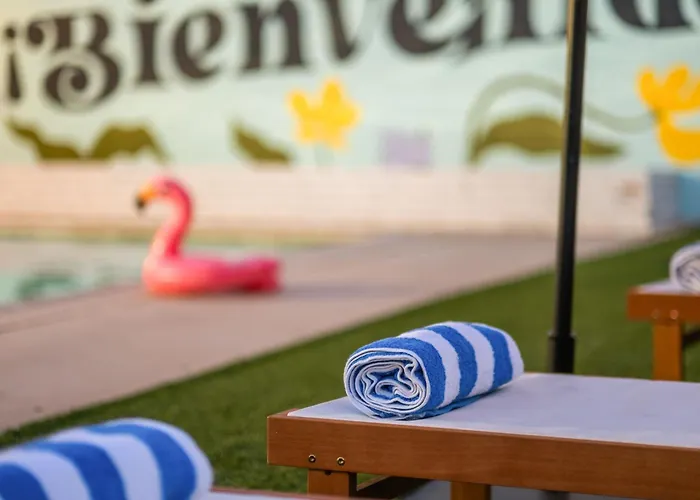 Сasa de vacaciones Designer With Guest House, Pool, Hot Tub Tucson