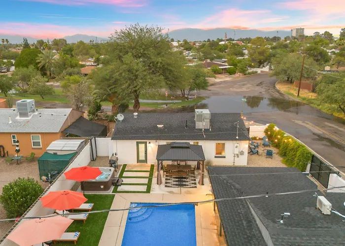 Designer With Guest House, Pool, Hot Tub * Tucson