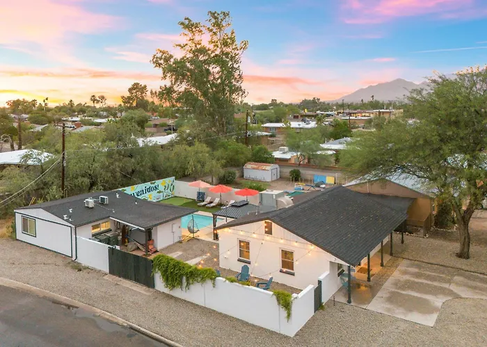 Designer With Guest House, Pool, Hot Tub * Tucson