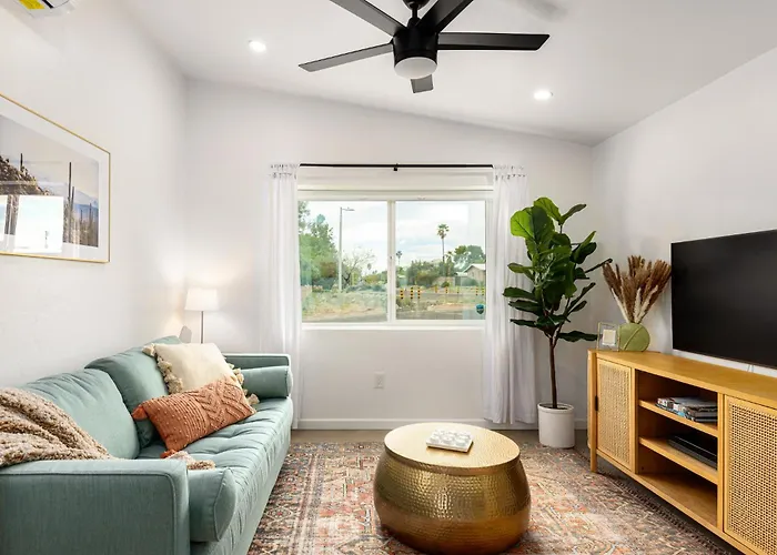 Designer With Guest House, Pool, Hot Tub *