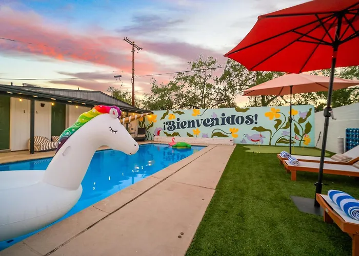 Designer With Guest House, Pool, Hot Tub Tucson