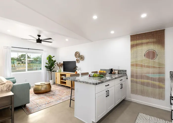 Designer With Guest House, Pool, Hot Tub Сasa de vacaciones *