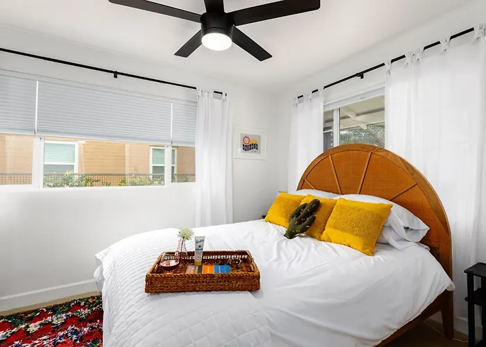 Сasa de vacaciones Designer With Guest House, Pool, Hot Tub *