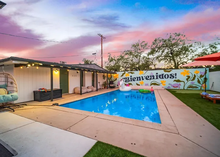 Designer With Guest House, Pool, Hot Tub Tucson