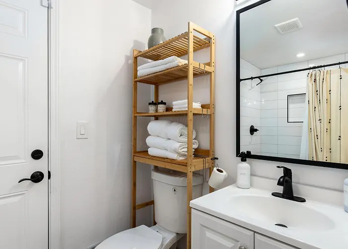Designer With Guest House, Pool, Hot Tub Tucson