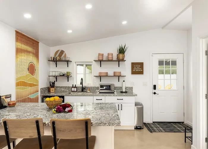 Designer With Guest House, Pool, Hot Tub Сasa de vacaciones